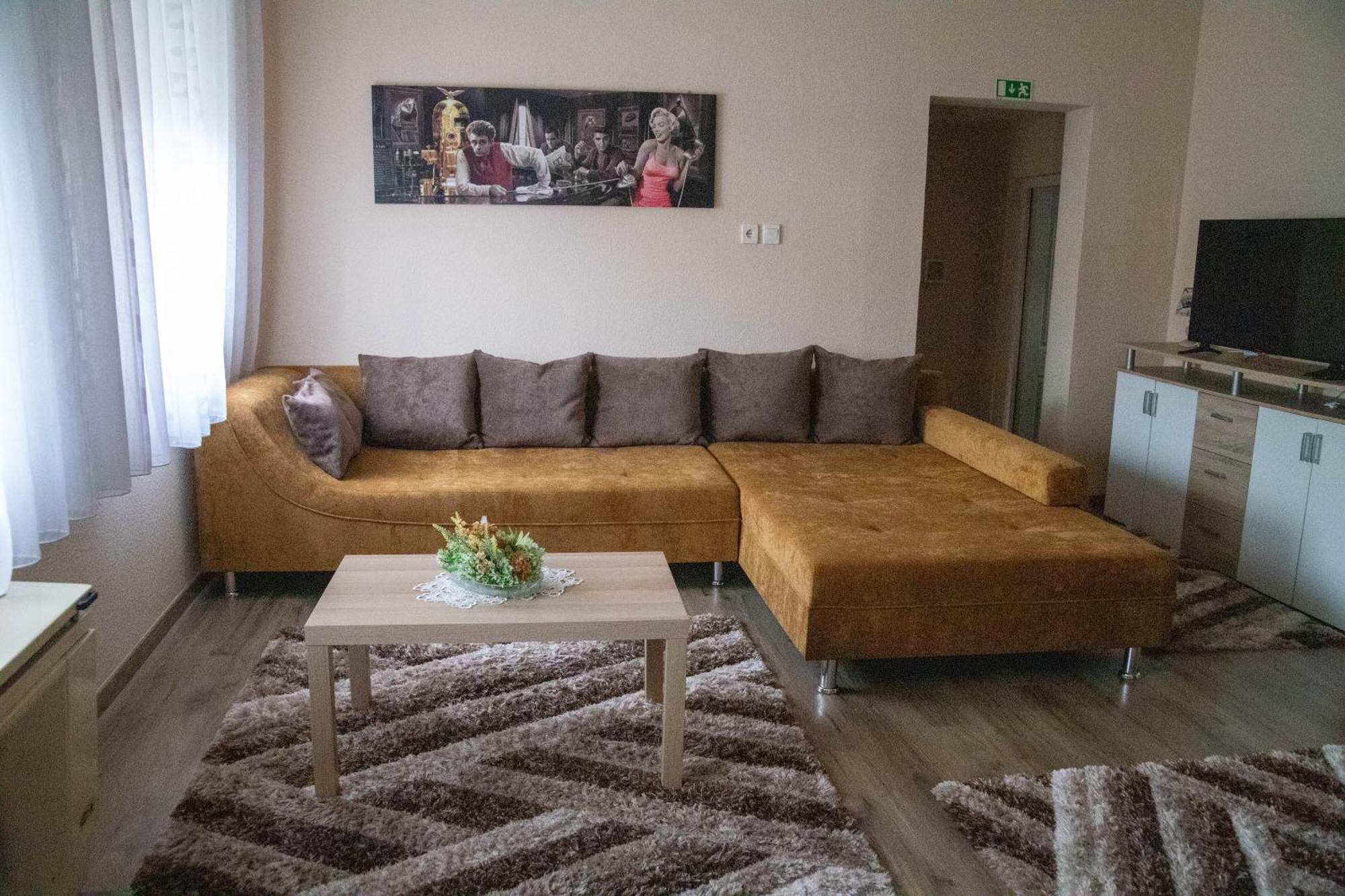 Boroka Vendeghaz Turkeve Hotel ภายนอก รูปภาพ
