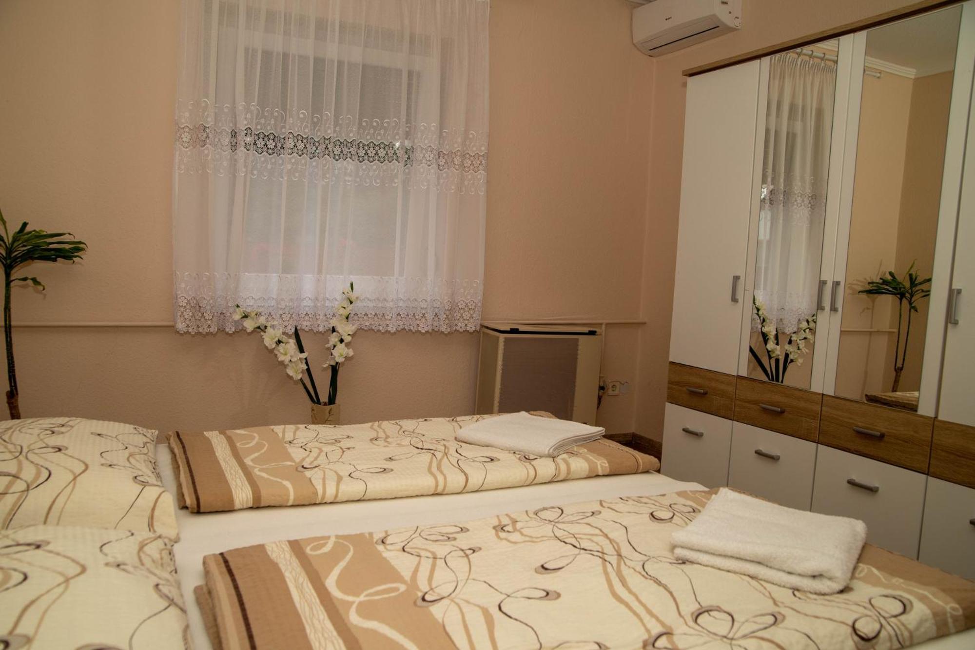 Boroka Vendeghaz Turkeve Hotel ภายนอก รูปภาพ