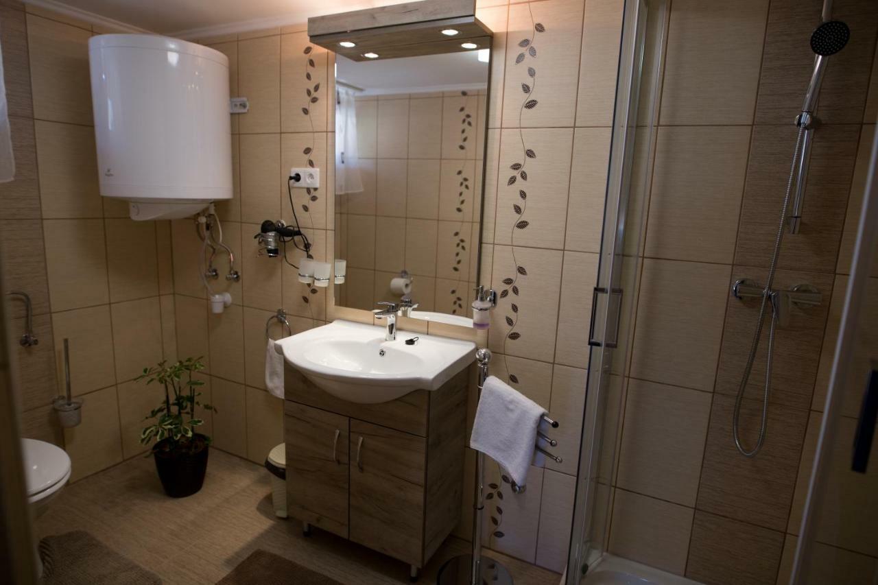 Boroka Vendeghaz Turkeve Hotel ภายนอก รูปภาพ