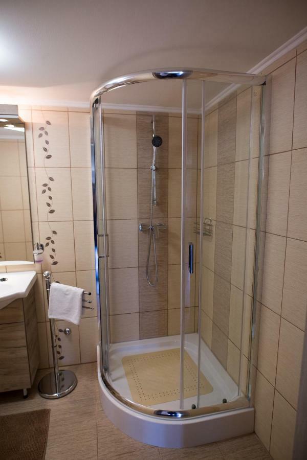 Boroka Vendeghaz Turkeve Hotel ภายนอก รูปภาพ